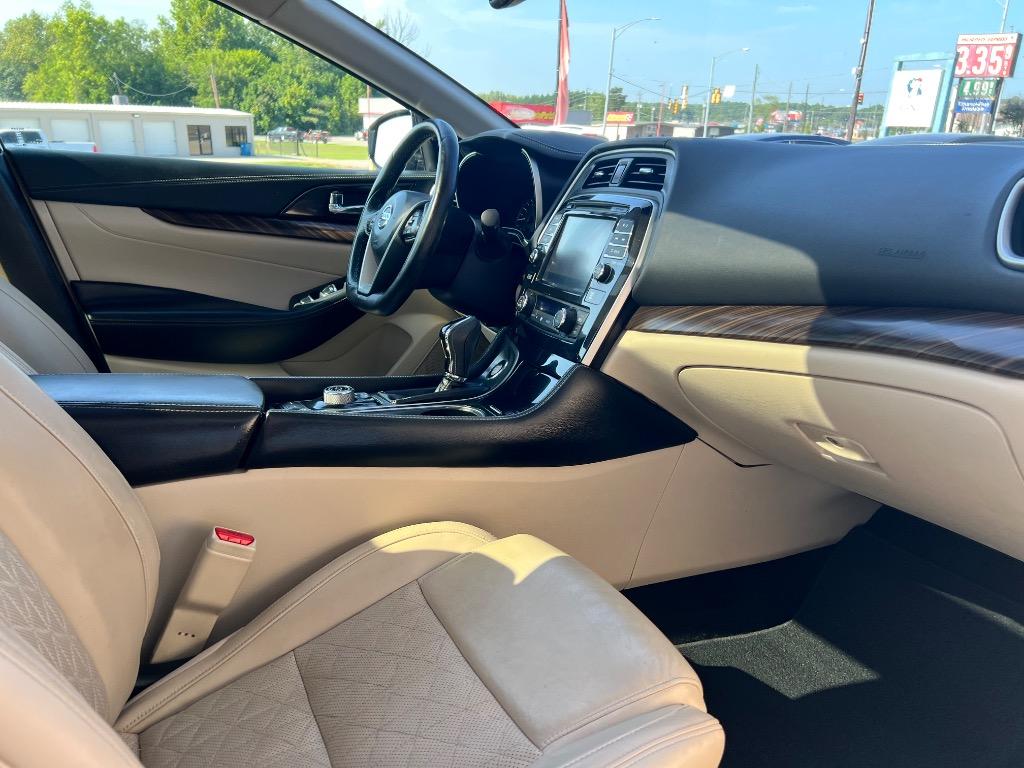 2016 Nissan Maxima