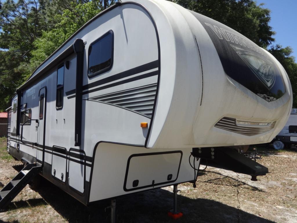 2020 Winnebago Of Indiana Minnie - $25,900