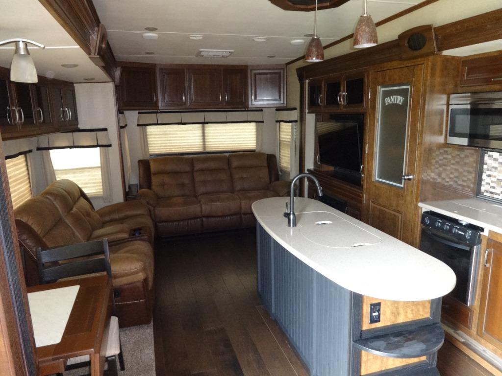 2015 Grand Design Recreational Grand Design Recreational - $29,900