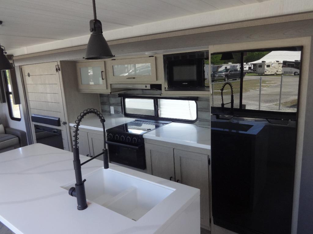 2024 Forest River Wildwood X-Lite - $33,900