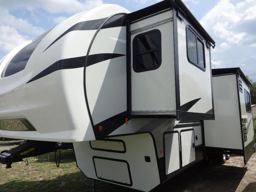 2021 Winnebago Of Indiana Voyage - $46,900
