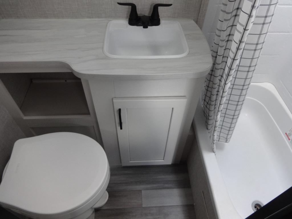 2024 JAYCO JAYFLIGHT SLX 210QB  - $22,900