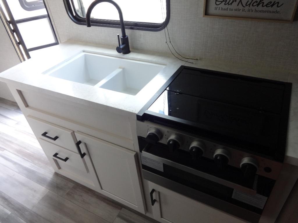 2024 JAYCO JAYFLIGHT SLX 210QB  - $22,900