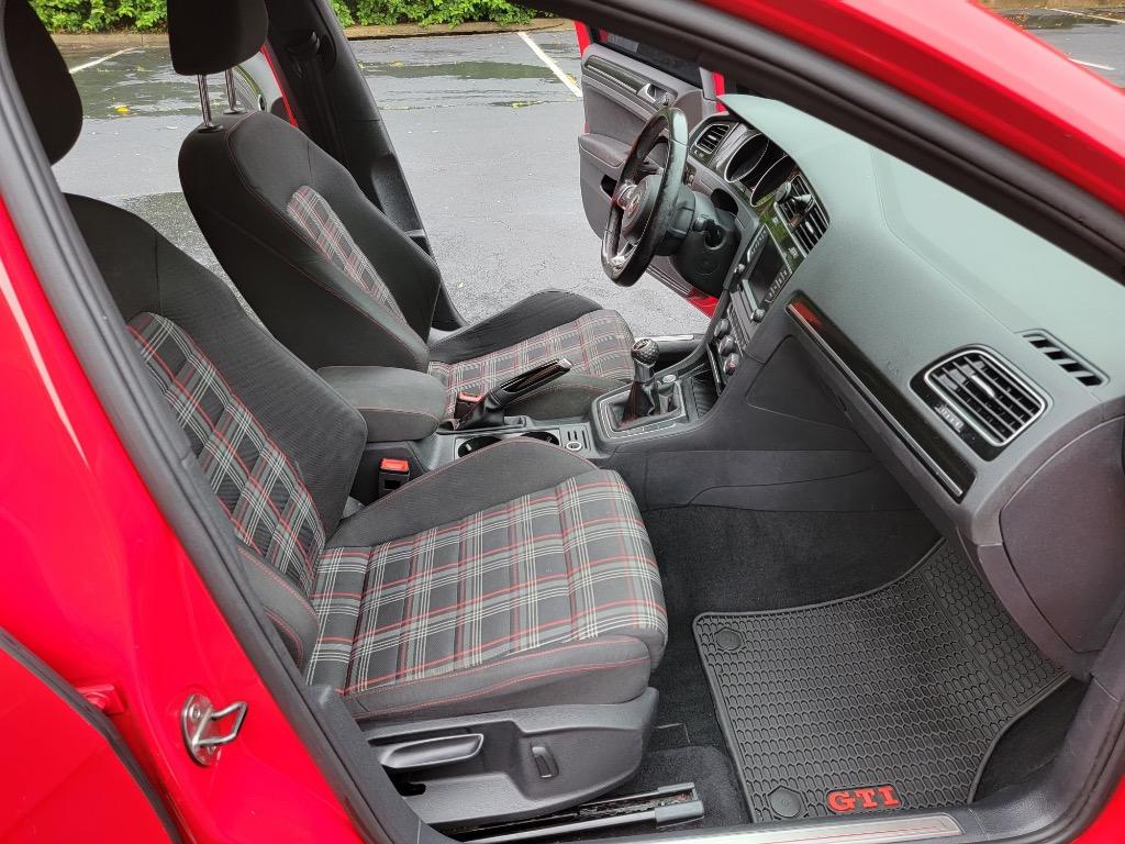 2017 Volkswagen Golf - $14,990