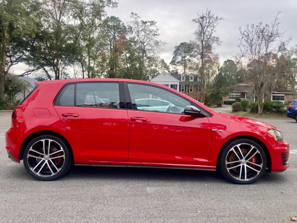 2017 Volkswagen Golf - $14,990