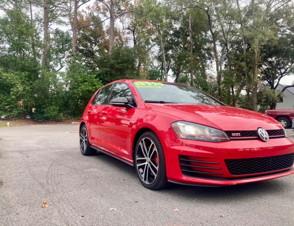 2017 Volkswagen Golf - $14,990