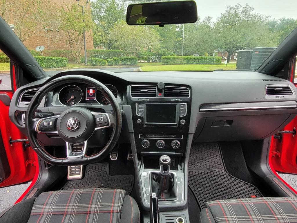 2017 Volkswagen Golf - $14,990