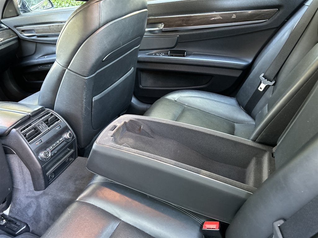 2011 BMW MDX 750i photo