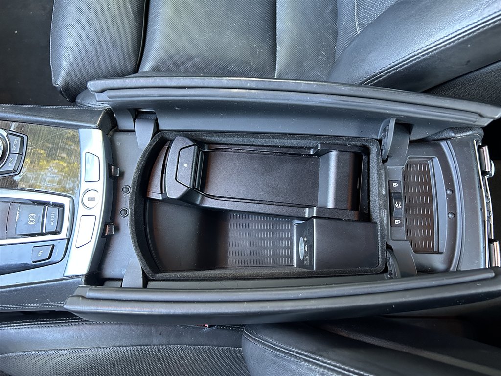 2011 BMW MDX 750i photo