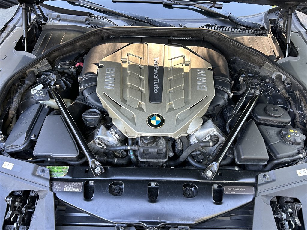 2011 BMW MDX 750i photo