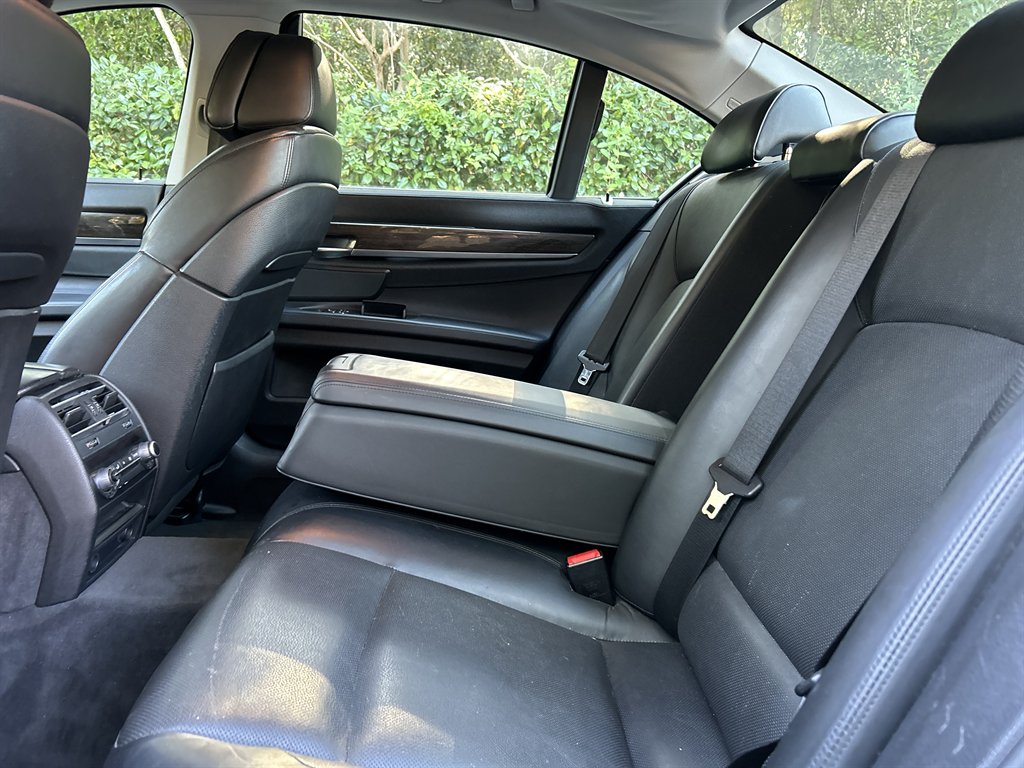 2011 BMW MDX 750i photo