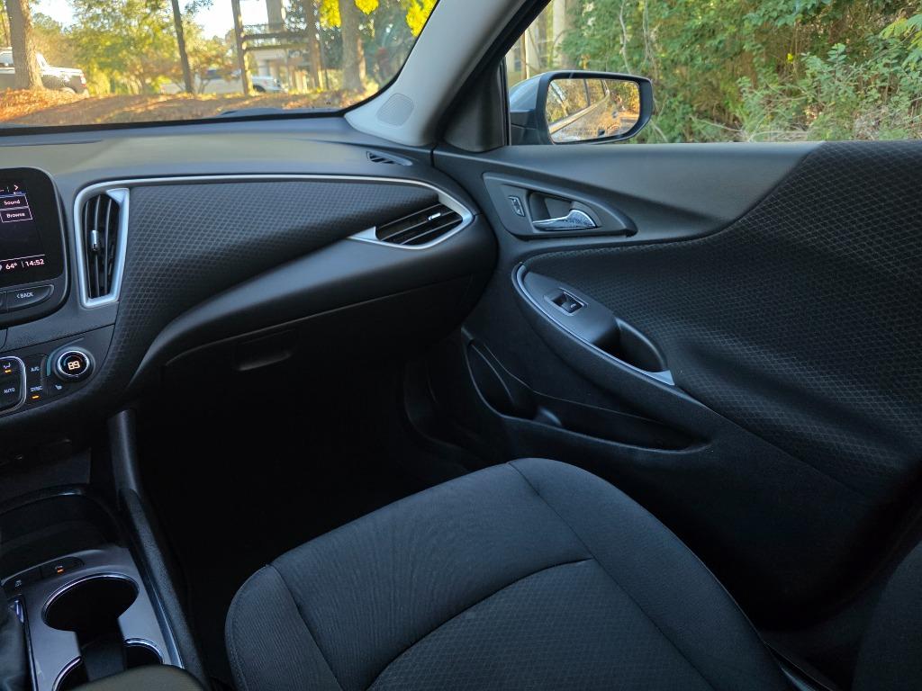 2024 Chevrolet Malibu - $20,990