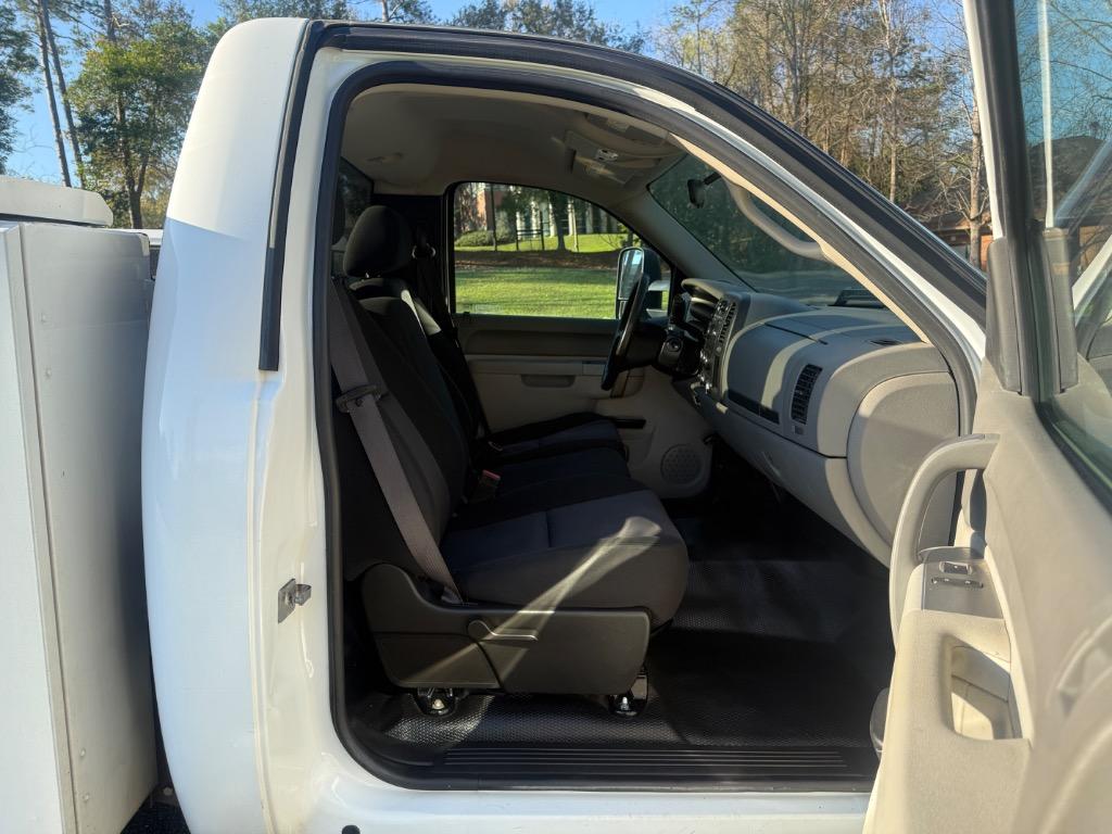 2011 Chevrolet Silverado - $27,990