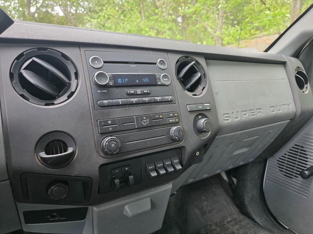 2013 Ford F-550 - $29,990