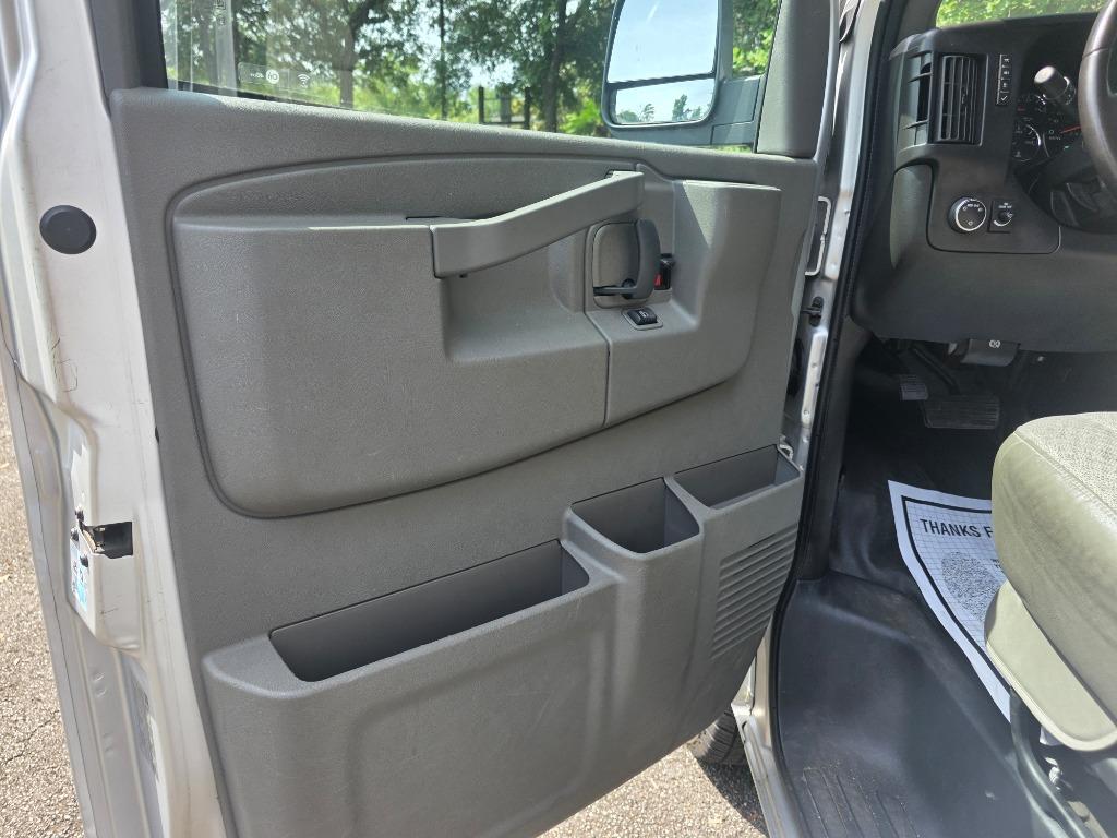 2016 Chevrolet G3500 Vans - $34,990