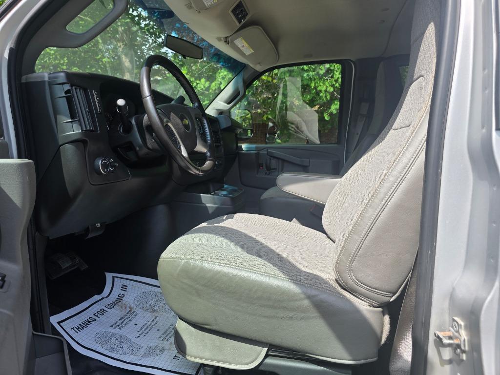 2016 Chevrolet G3500 Vans - $34,990