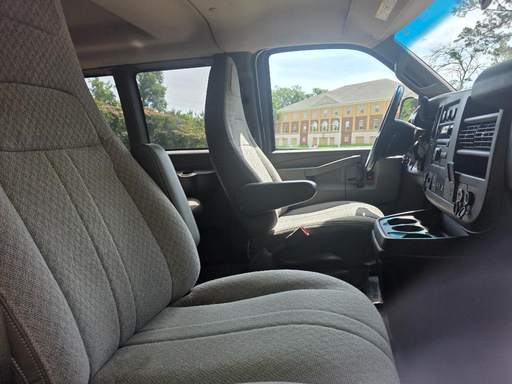2016 Chevrolet G3500 Vans - $34,990