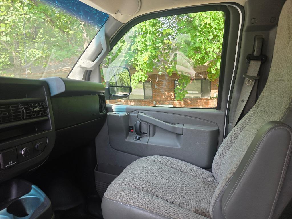 2016 Chevrolet G3500 Vans - $34,990