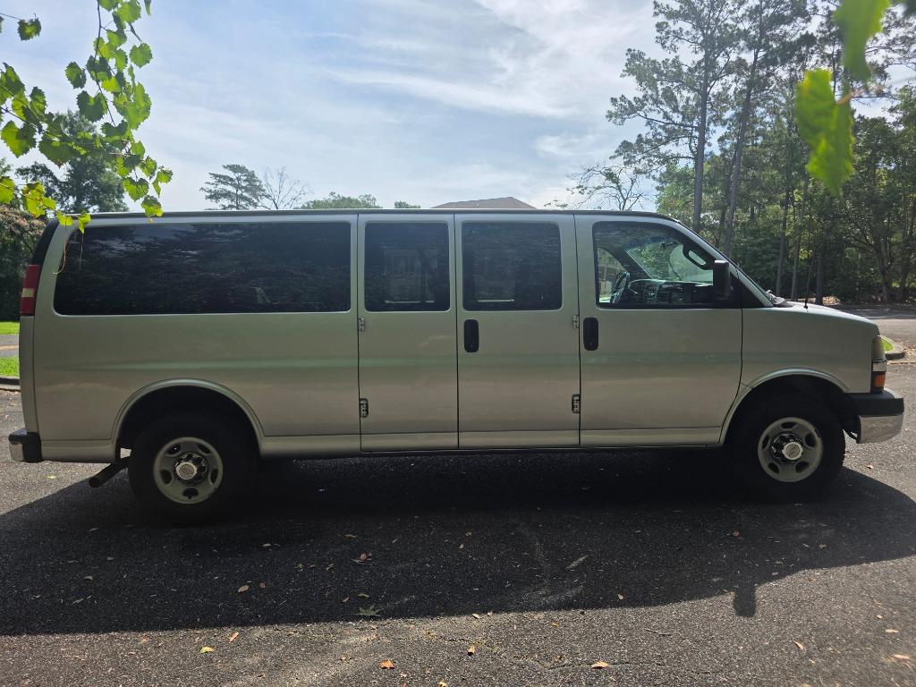 2016 Chevrolet G3500 Vans - $34,990