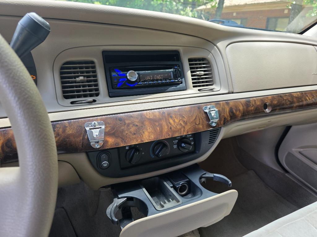 2008 Mercury Grand Marquis - $7,988