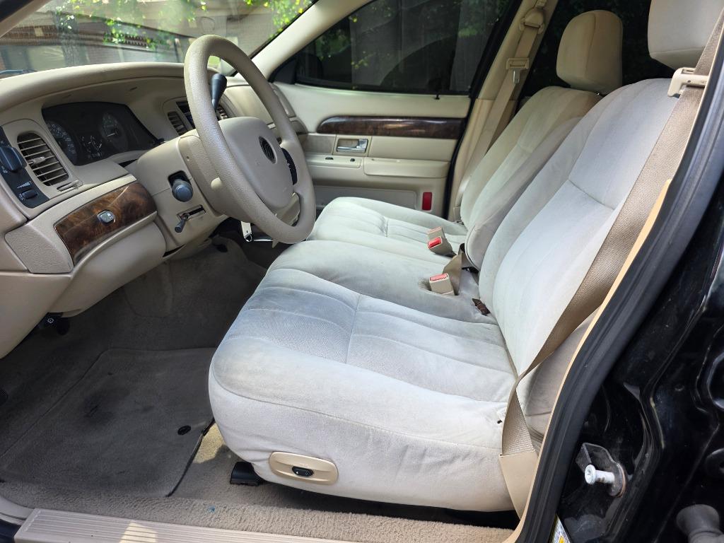 2008 Mercury Grand Marquis - $7,988
