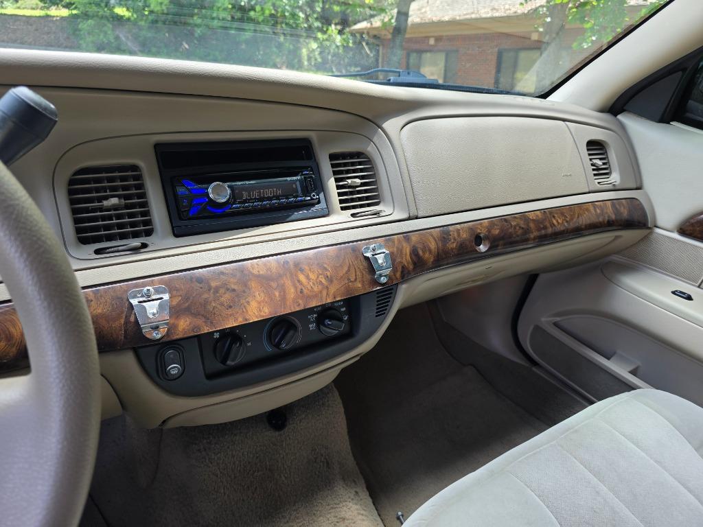 2008 Mercury Grand Marquis - $7,988