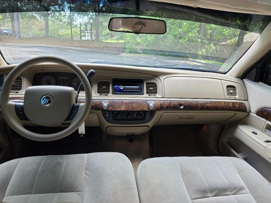 2008 Mercury Grand Marquis - $7,988