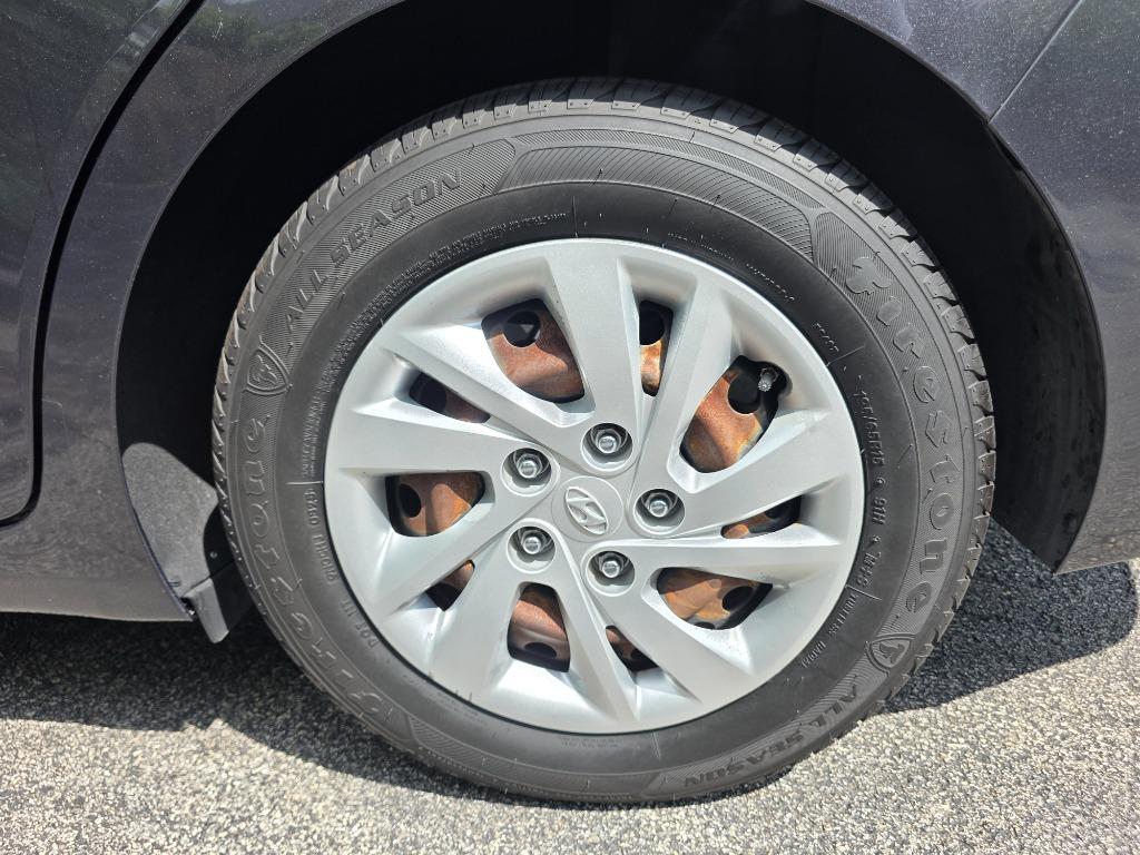 2020 Hyundai Elantra - $15,990