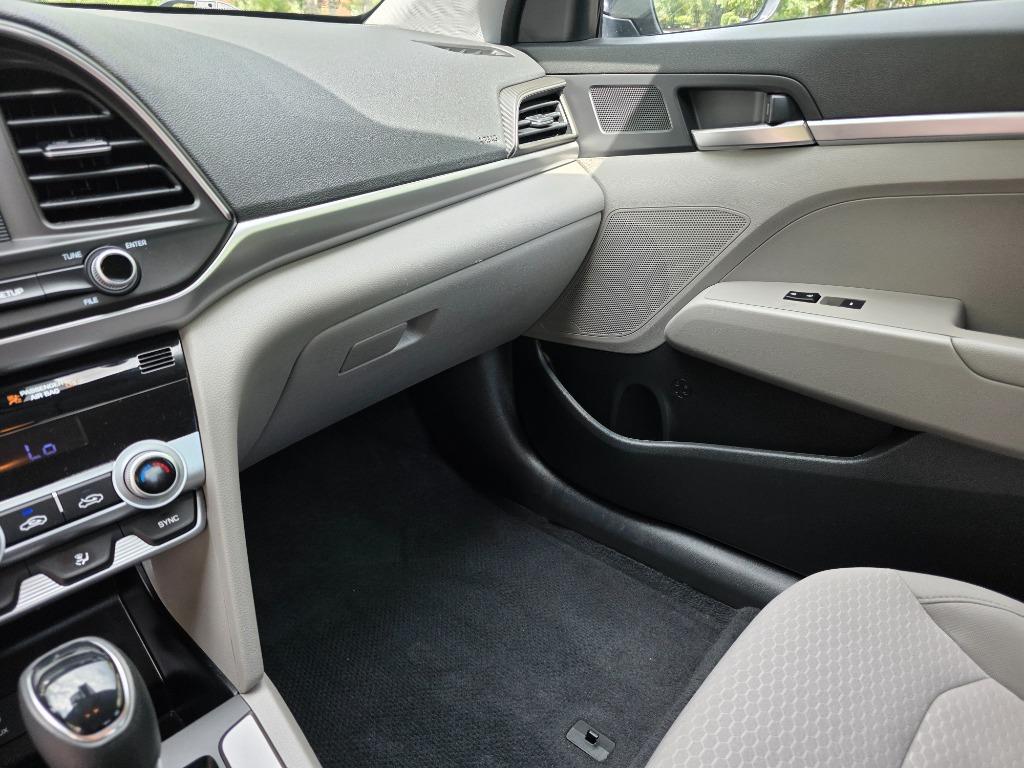 2020 Hyundai Elantra - $15,990