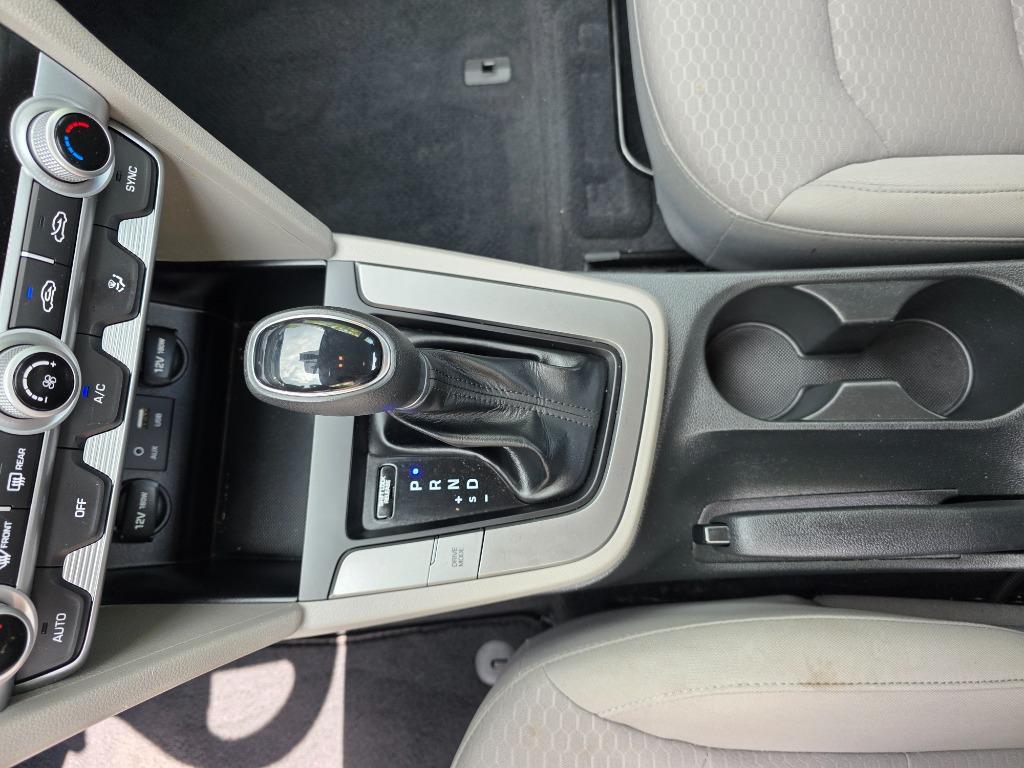 2020 Hyundai Elantra - $15,990