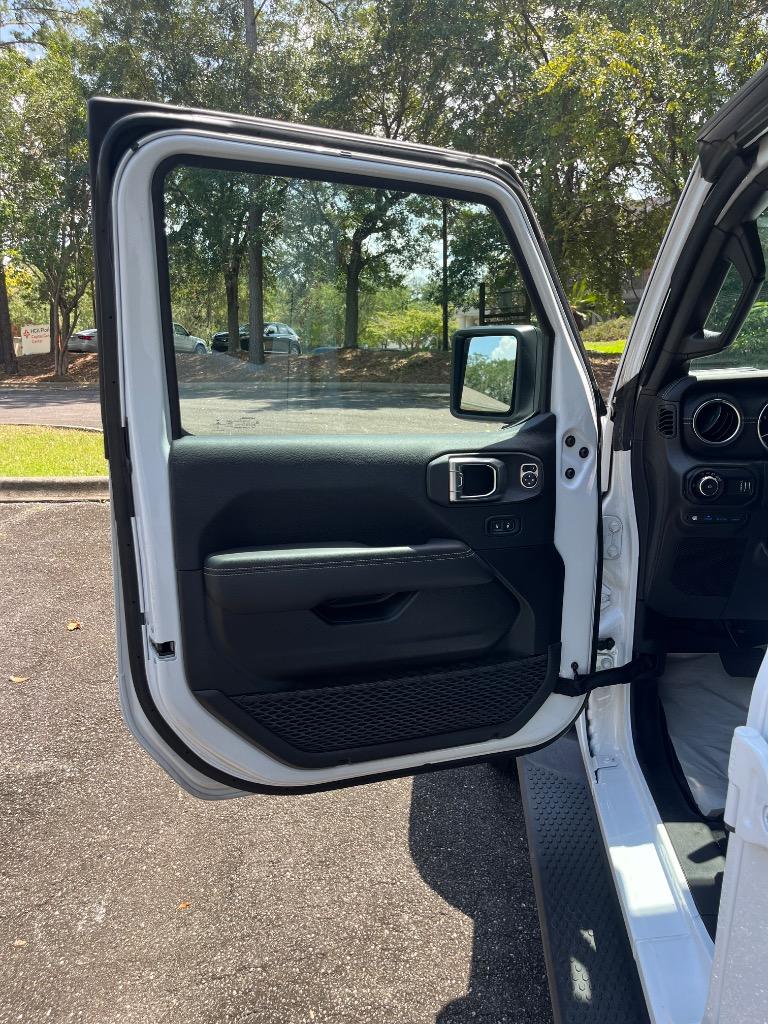 2023 Jeep Wrangler - $28,990