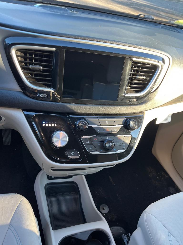 2018 Chrysler Pacifica - $21,990
