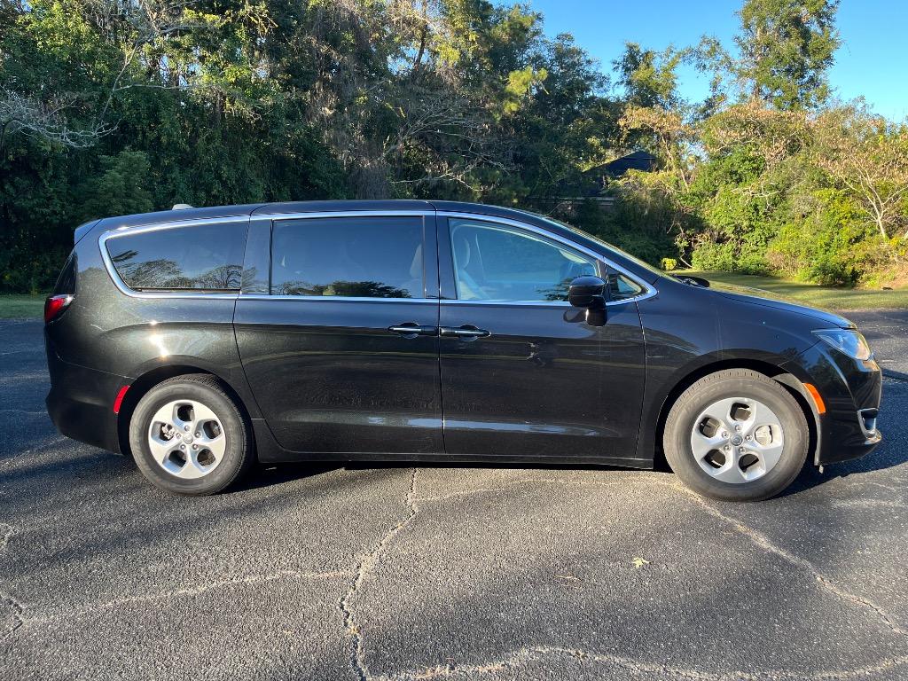 2018 Chrysler Pacifica - $21,990