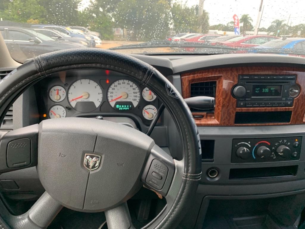 2006 Dodge Ram 1500 Laramie:10