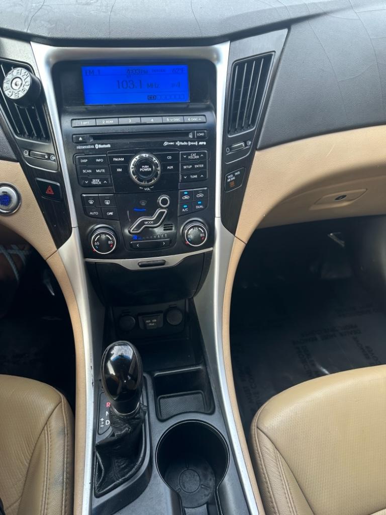 2011 Hyundai Sonata Limited:3095RR