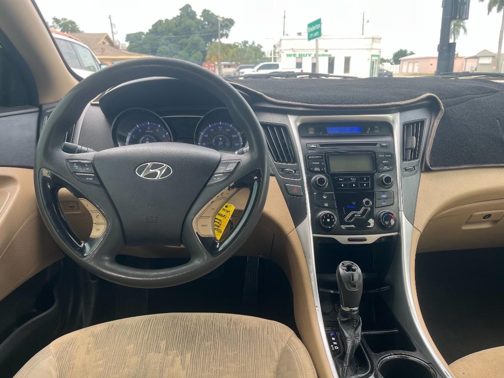 2013 Hyundai Sonata GLS:4330RRRR