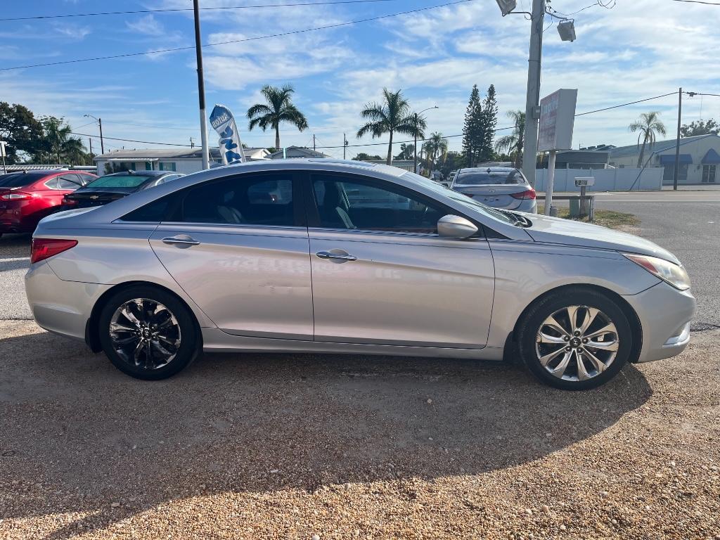 2011 Hyundai Sonata Limited:4717RRRRR