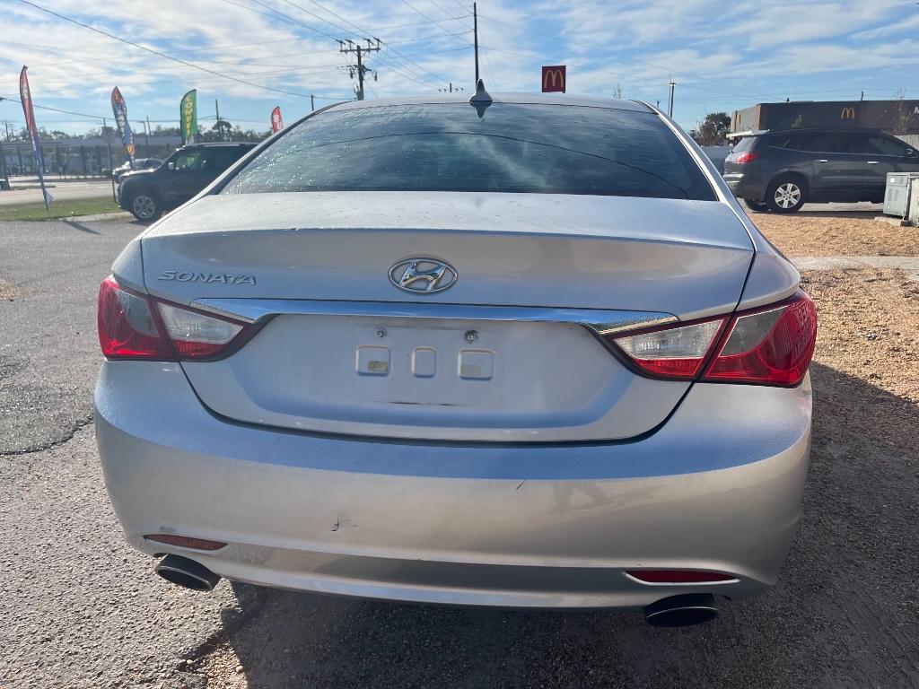 2011 Hyundai Sonata Limited:4717RRRRR