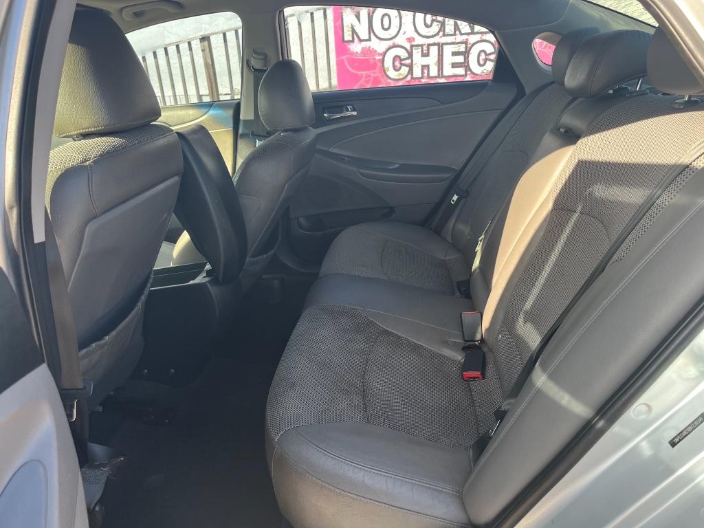 2011 Hyundai Sonata Limited:4717RRRRR