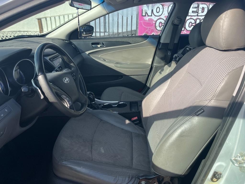 2011 Hyundai Sonata Limited:4717RRRRR