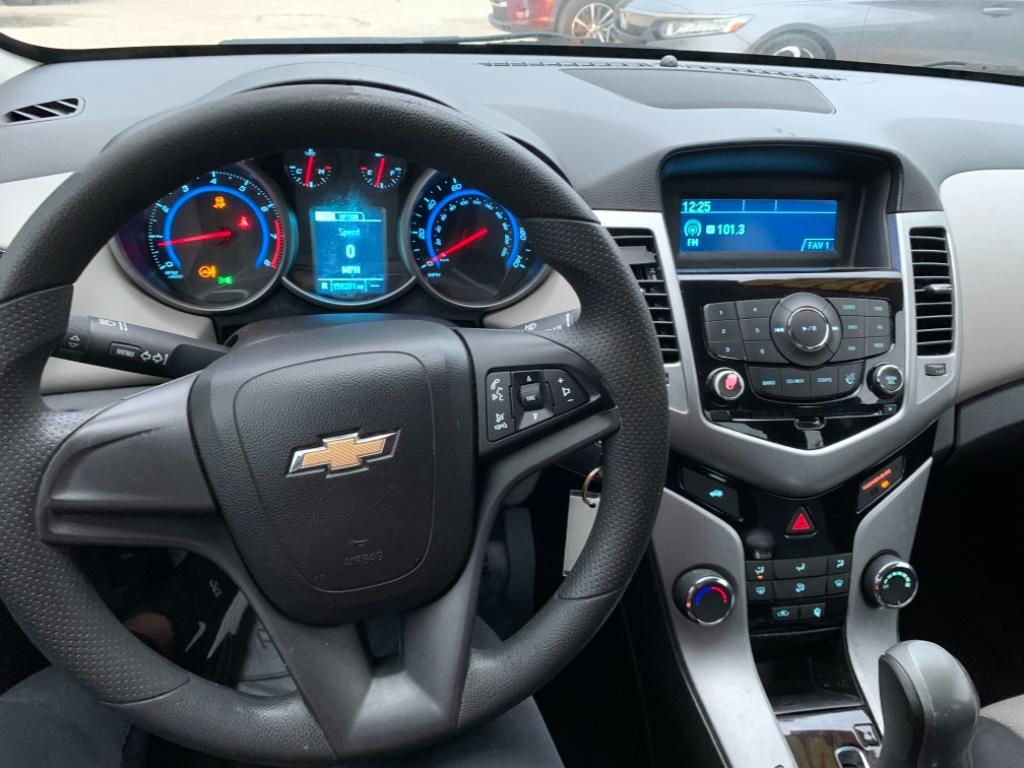 2015 Chevrolet Cruze LS:4890r