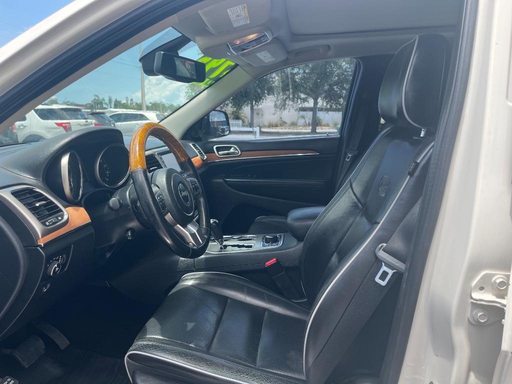 2011 Jeep Grand Cherokee Overland:5528R