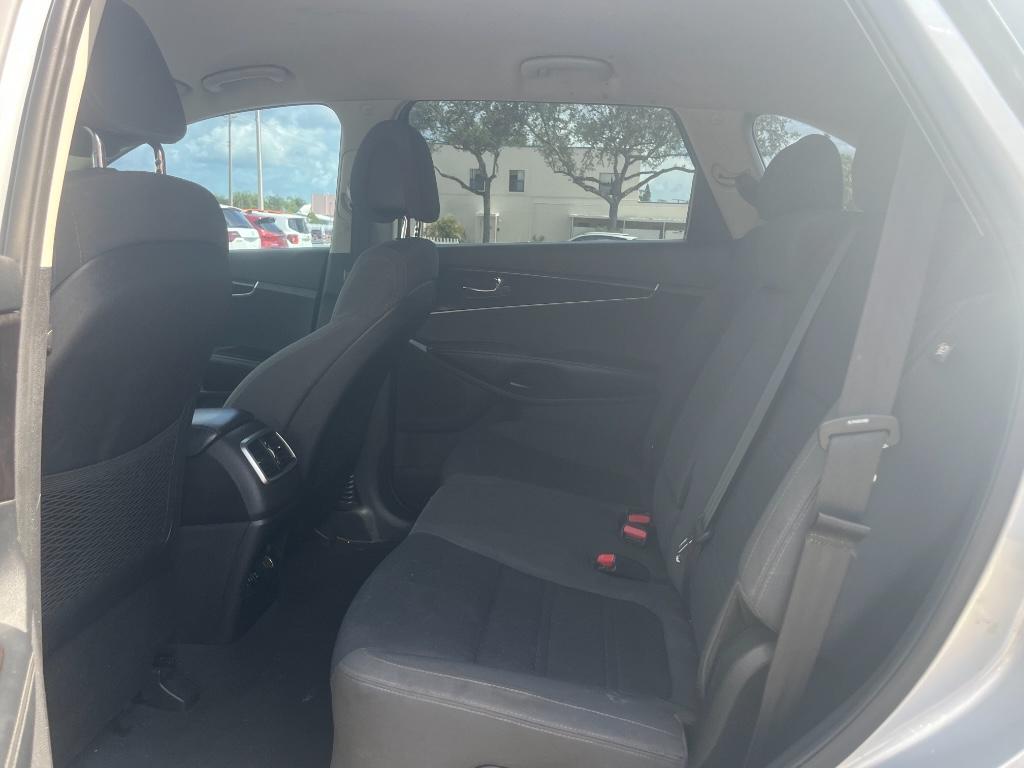 2016 Kia Sorento L:5616R