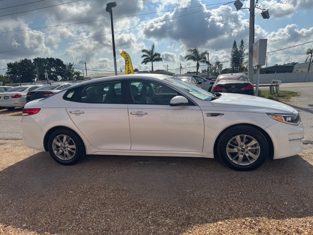 2016 Kia Optima LX:5674R