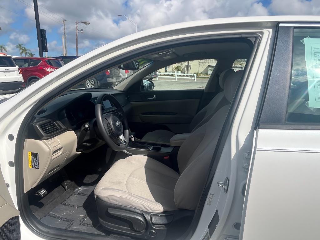 2016 Kia Optima LX:5674R