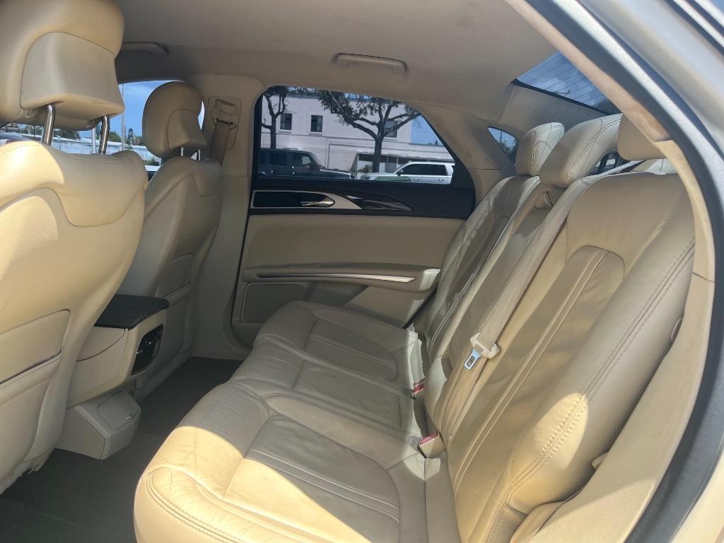 2015 LINCOLN MKZ Base:5686RR