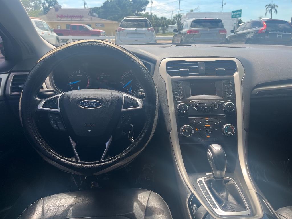 2015 Ford Fusion SE:5726R