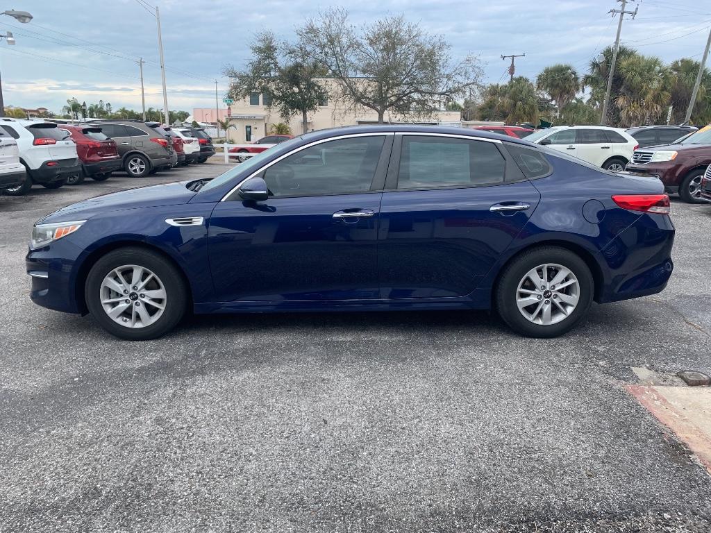2017 Kia Optima LX  5772