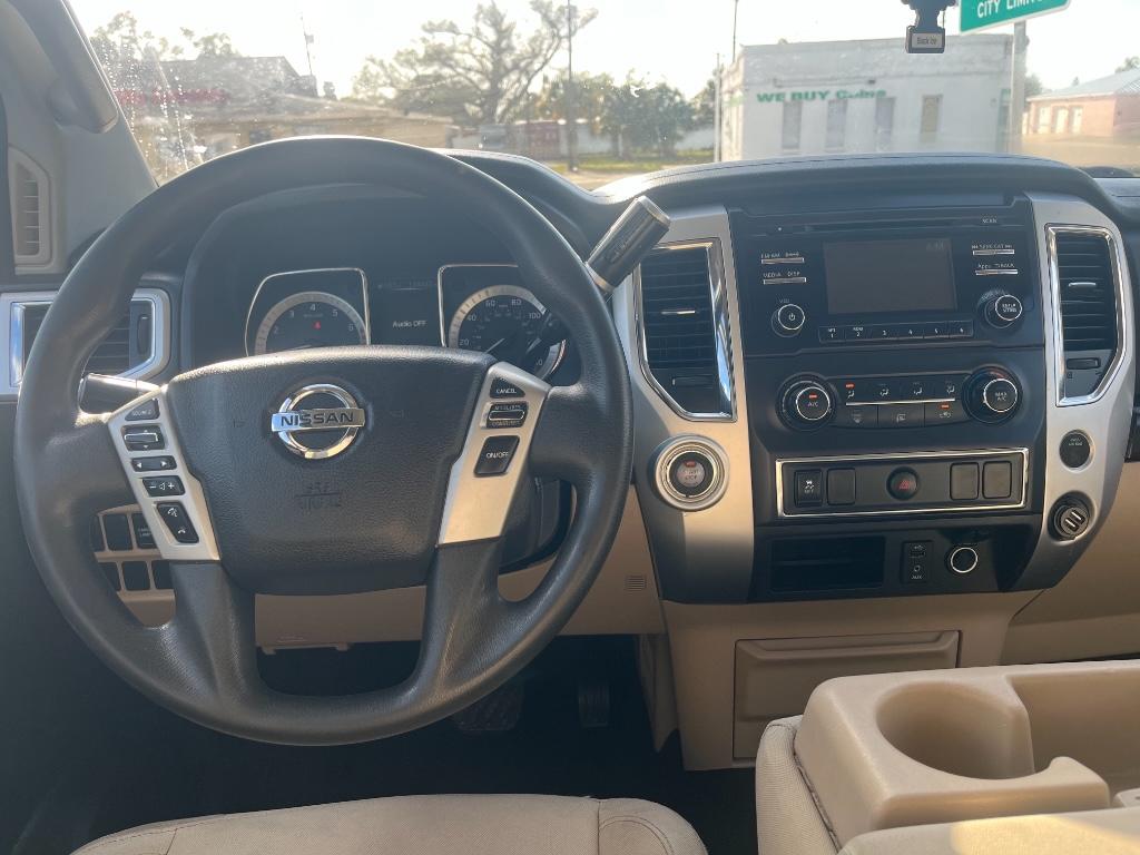 2017 Nissan Titan Platinum:5787