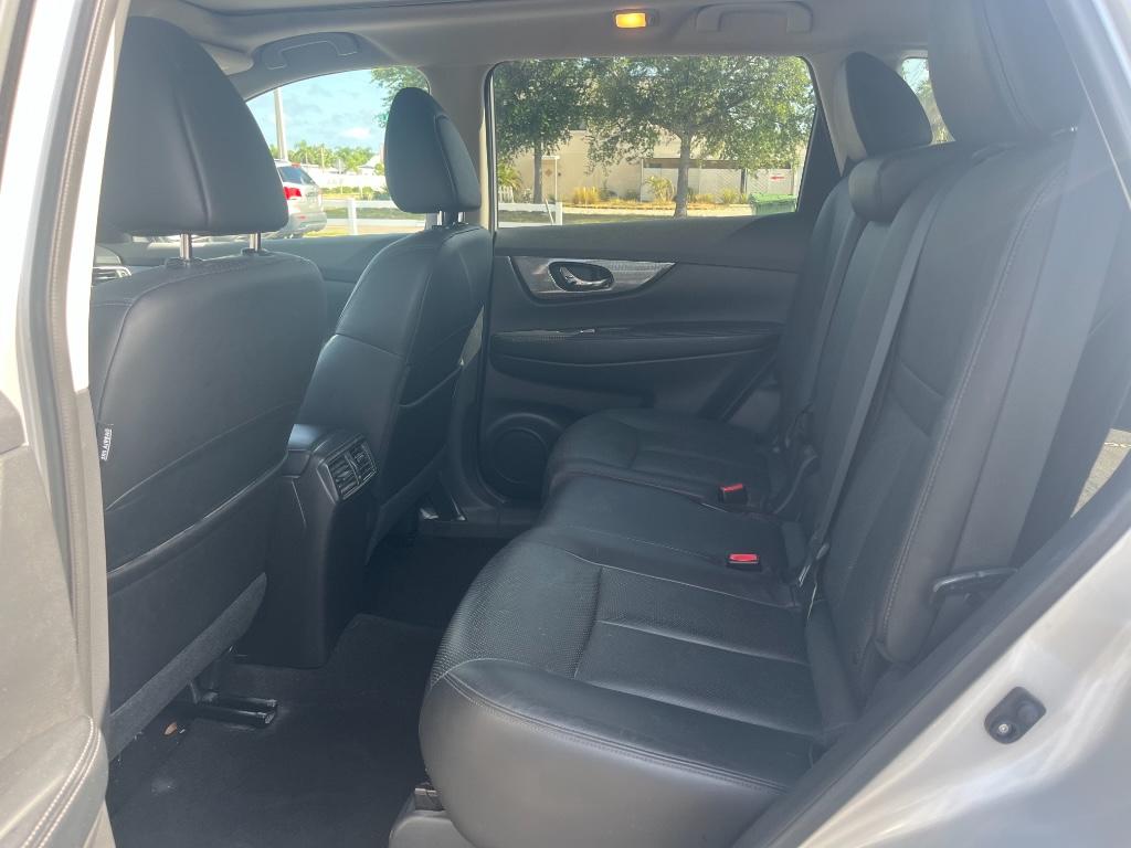 2015 Nissan Rogue S:5812